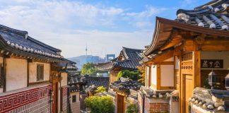 Khám phá vẻ đẹp của ngôi làng cổ Bukchon Hanok khi du lịch Hàn Quốc